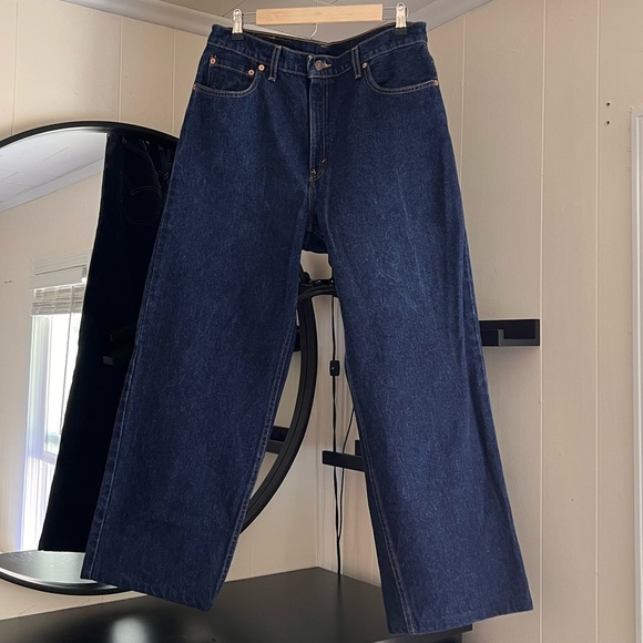 sold — vintage 1996 levi’s 566 loose fit wide leg jeans, dark wash size 12 MED
